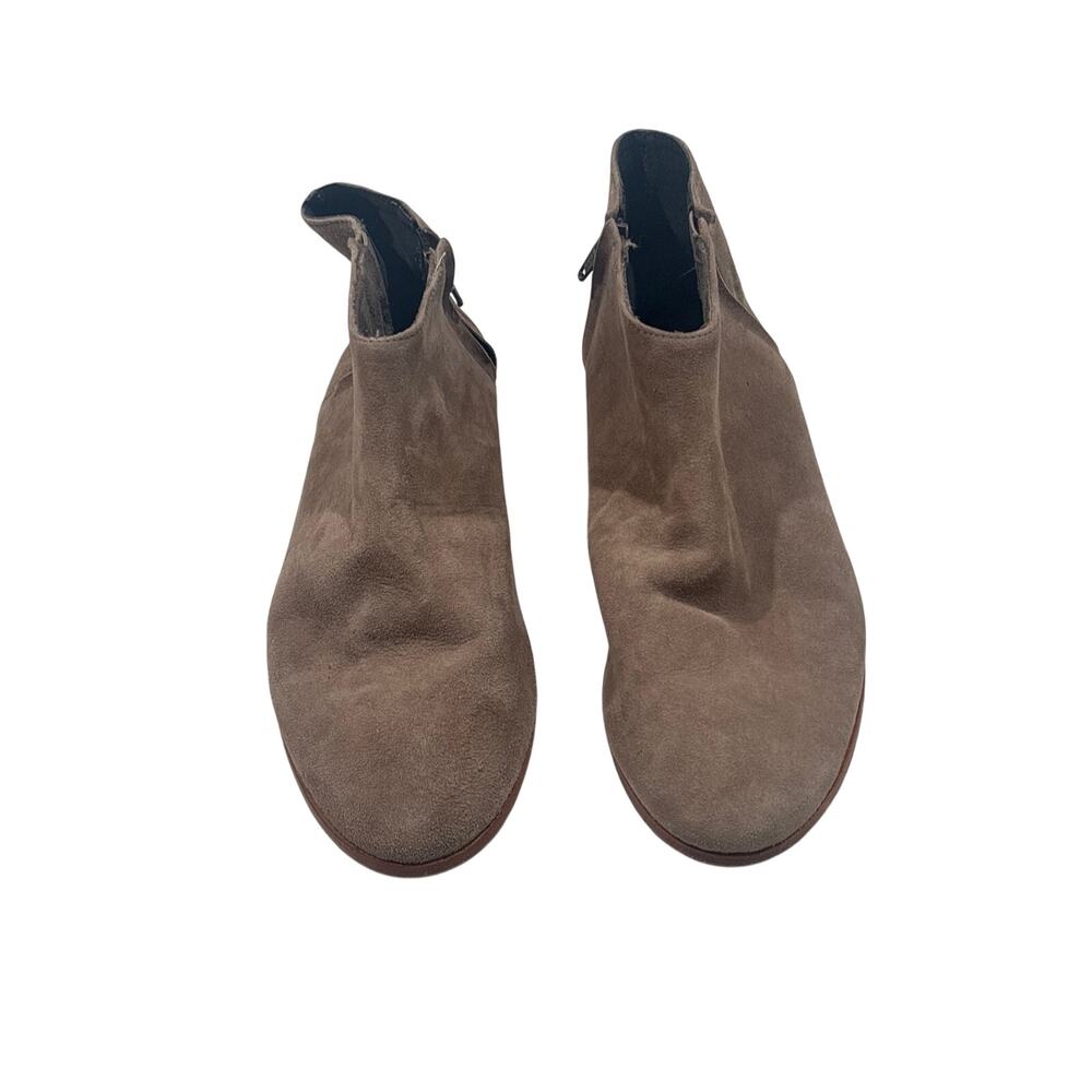 Tres women’s booties size 8
